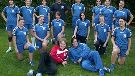 Intensives Frauenhandballtrainingslager - Belohnung mit Vizetitel in Neuerburg