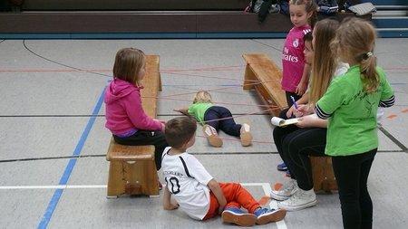 „Turnminis“ und „Turnmaxis“ zeigten Ihr Können