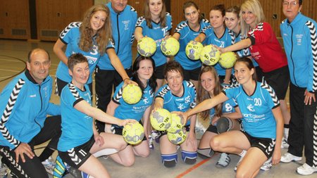 HANDBALLDAMEN im Glück!