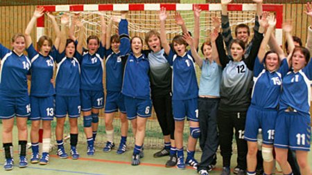 Früchte werden geerntet - Handballerinnen schaffen das Double ? Gerolsteiner Torhüterinnen dominieren