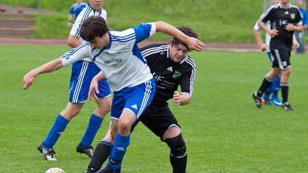 Fußballer nehmen erste Pokalhürde