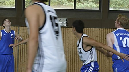 Lokalderby mit zwei Basketballneulingen