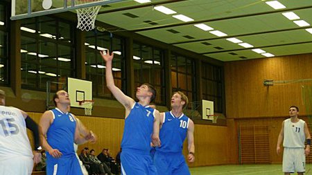 Spiel mit dem roten Ball